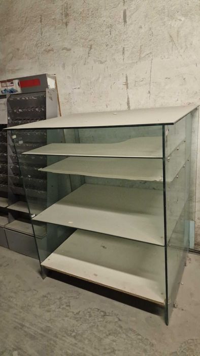 GRATIS/Donez vitrine comerciale expunere marfa din sticla grosime 8mm
