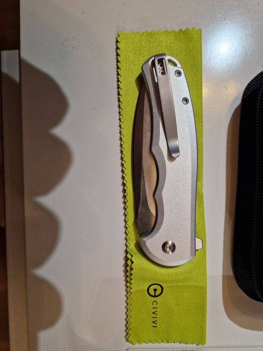 Нов нож Praxis Nitro-V  и два електрошока Sabre