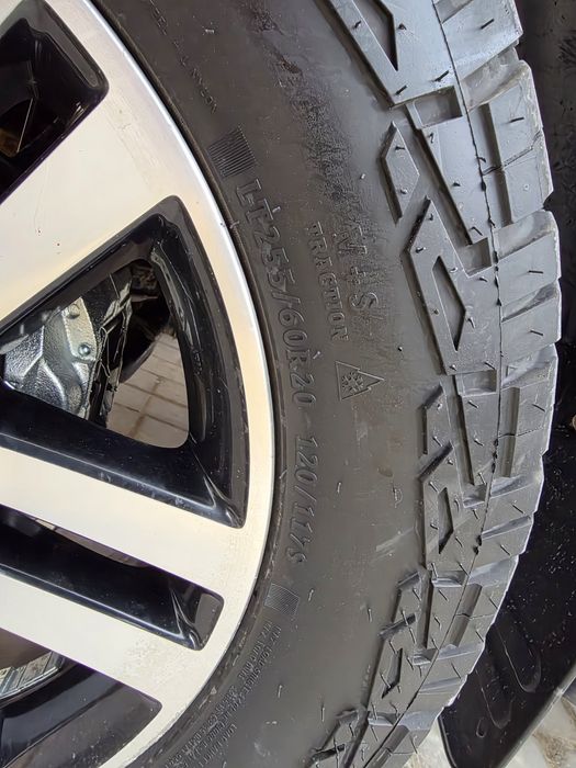 Диски с шинами новый  r20