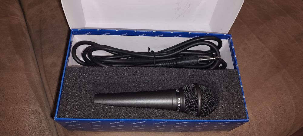 Vând  microfon, nou, cu fir Takstar