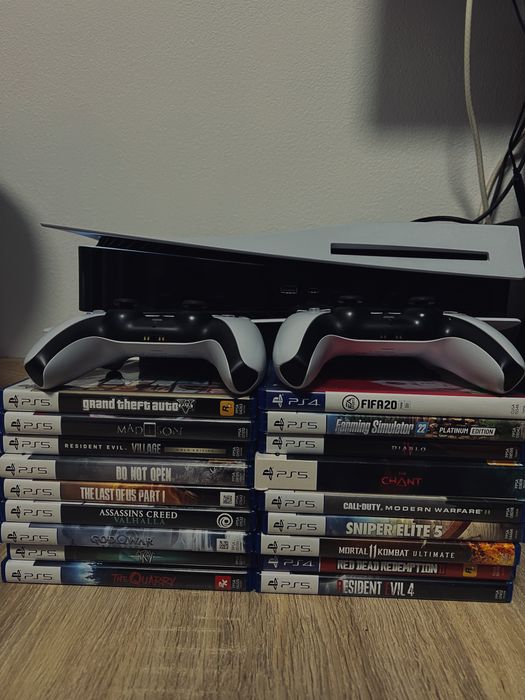 Vând PlayStation 5