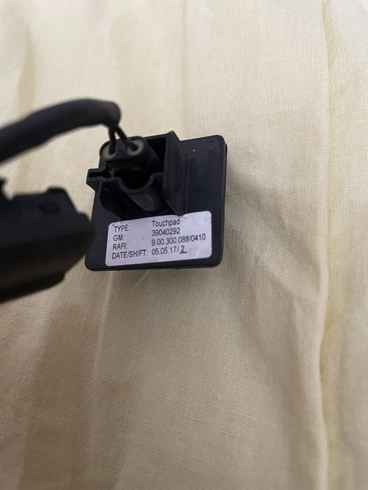 Оригинален Бутон за багажник опел инсигниа Б 2017+