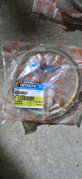 Bucse si Semeringuri Hitachi si John Deere