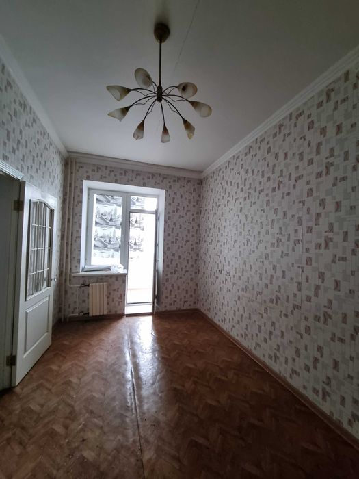 Люстры разные, недорого