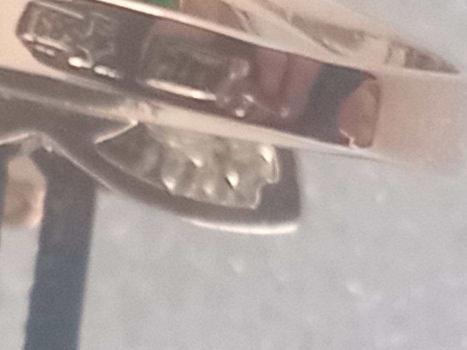 Сурочна продаётся Бриллиант  комплект . Zudlik bilan sotiladi Brillian