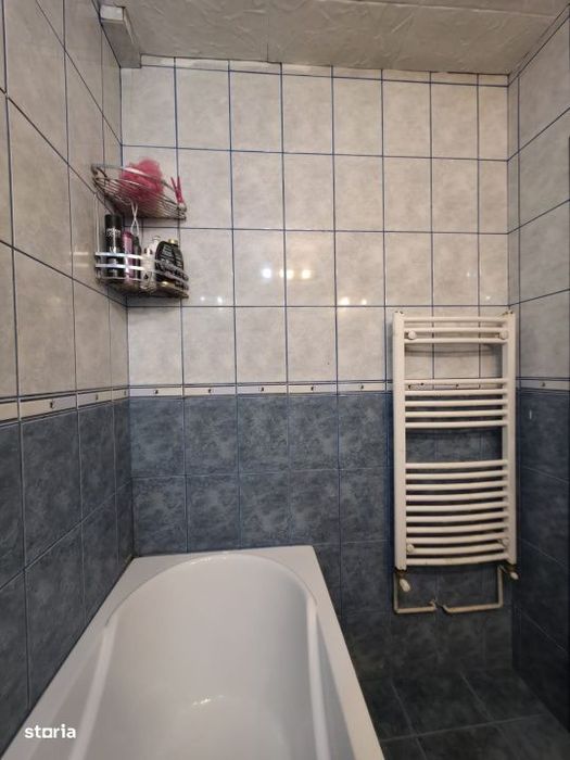Apartament 3 camere, 50 mp, zona Sasar