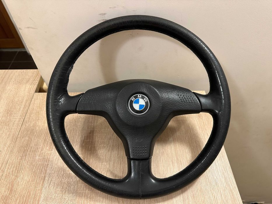 Части за BMW E30 E32 E34 E36 E38 E39 E46 Волани Сервотроник Къпхолдери