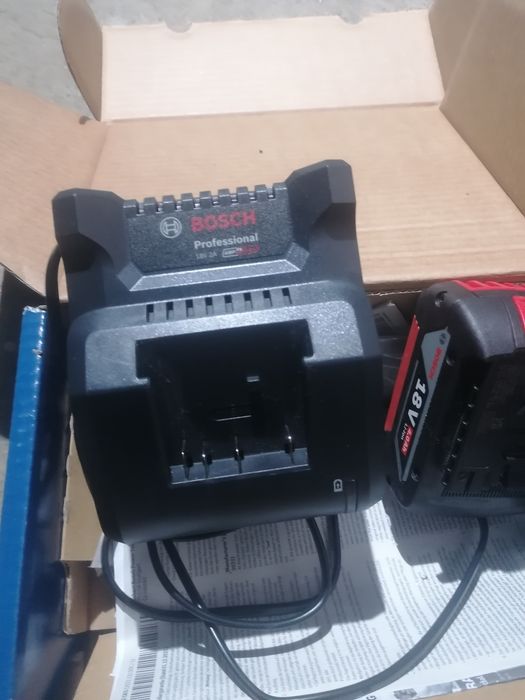 Set de pornire Bosch Professional (model 1600A01B9Z), nou în cutie