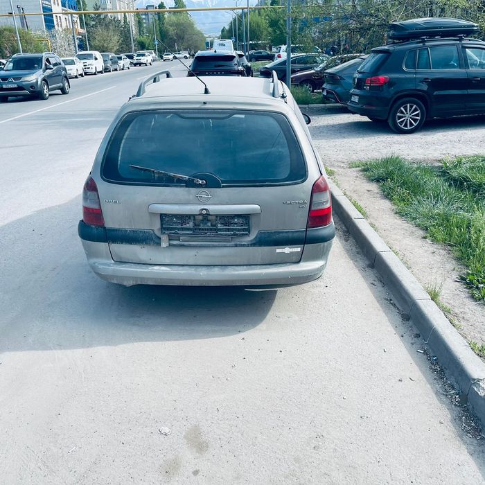 Опель вектор сатылады срочно