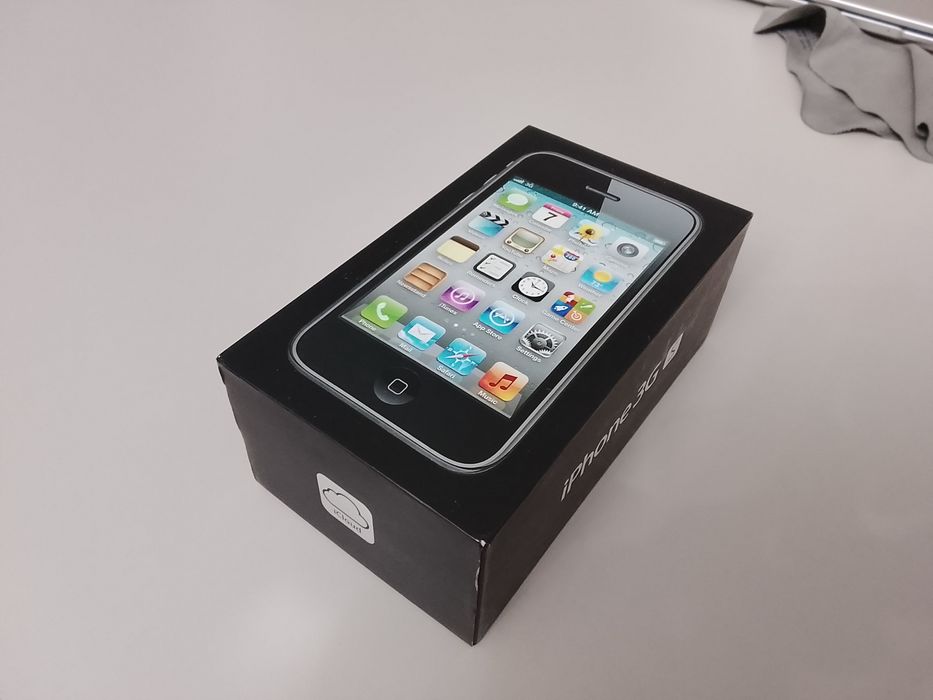 Продам Iphone 3gs