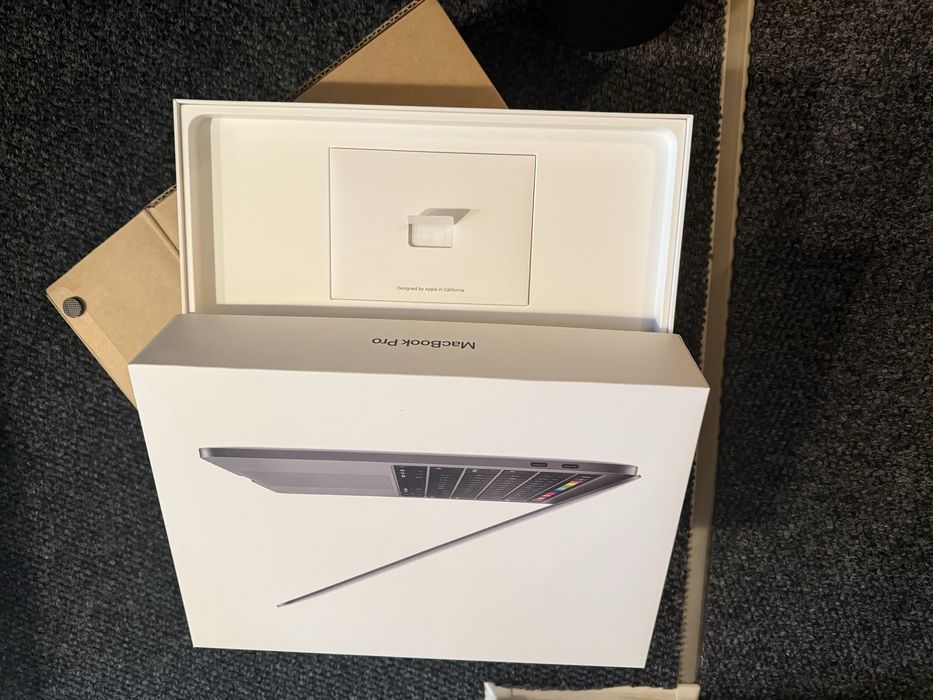 MacBook Pro 13-inch, 2019, Retina IRIS Plus, Touch Bar - Перфектен