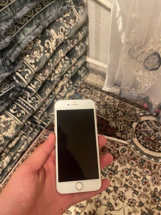 Iphone 8 sotiladi