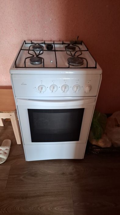 Продам газовую плиту