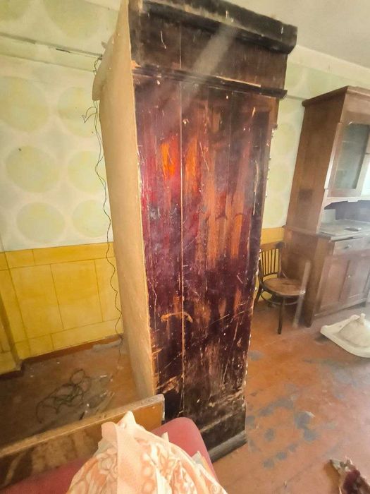 продается ретро шкаф для интеръера ресторанов и кафе из древесины