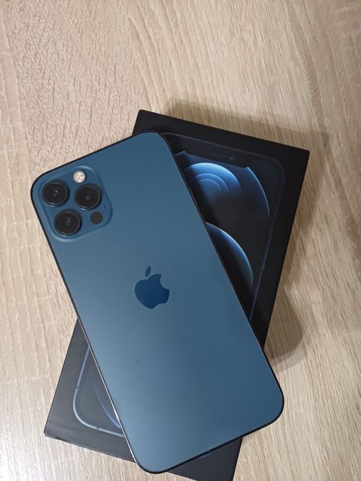 Продается айфон 12 про