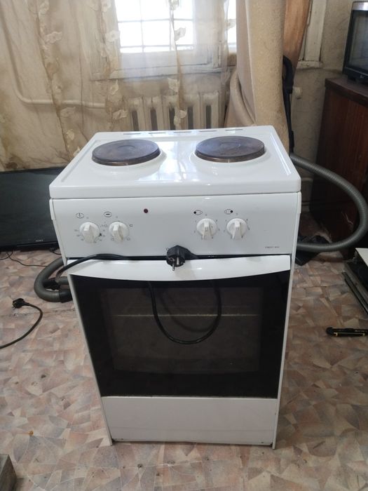 Продам электро плиту Дарина
