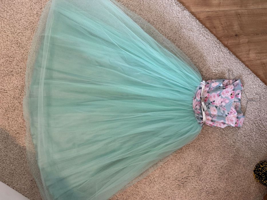 Rochie elegantă fete 146 cm cu tull verde mentă, foarte pufoasă