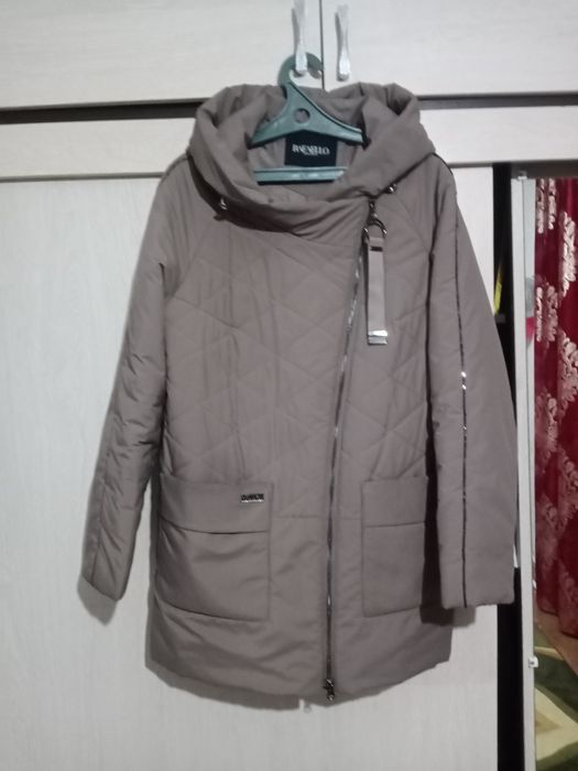 Продам весеннюю куртку