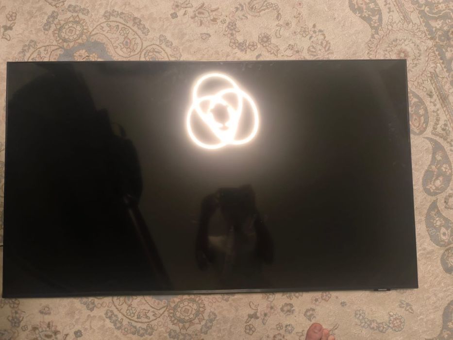 Продам телевизор на запчасти