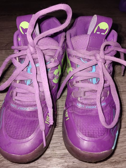 Продам крассовки детский оригинал