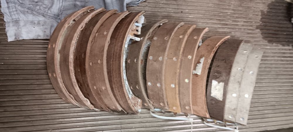 Продавам челюсти