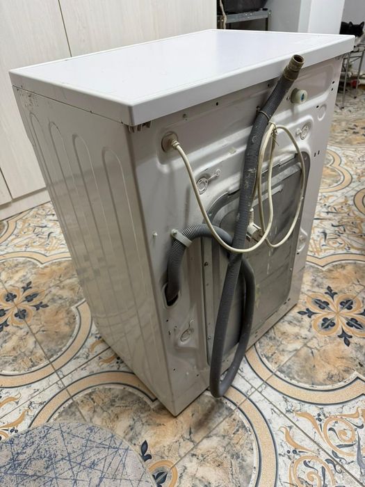 Продаю стиральную машину