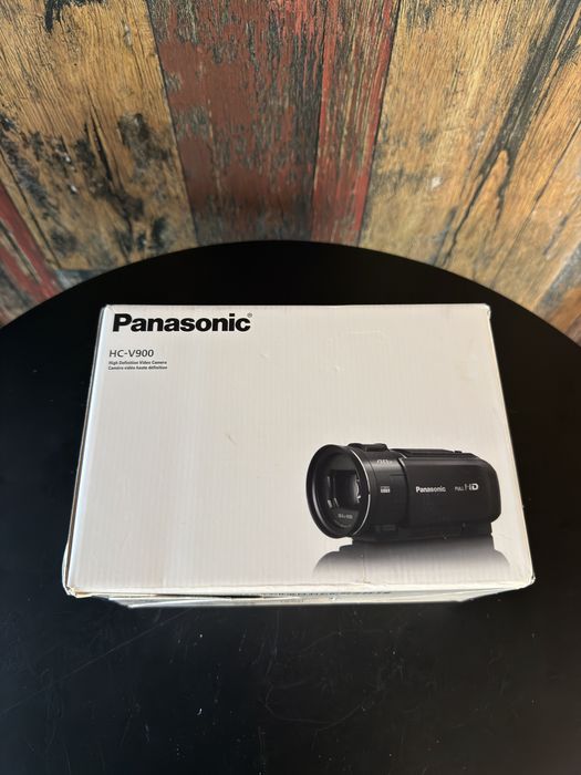 Camera video compacta Panasonic HC-V900 FullHD • NOUA / SIGILATA •