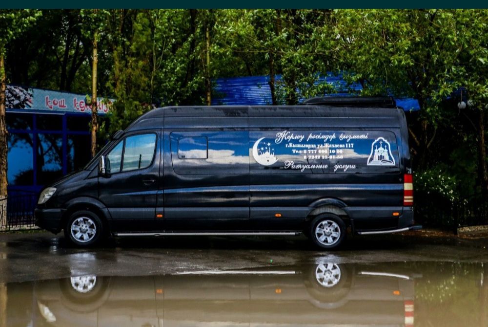 Машина спринтер для перевозки