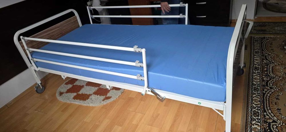 Pat spital, 2 motoare, 3 sectiuni plus Saltea TM-D 4069