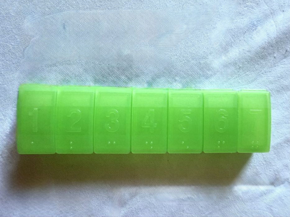 Таблетница от Tupperware