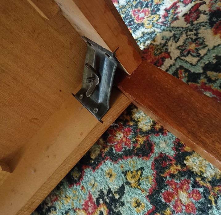 Продам стол, для дома, подарки, для кухни.