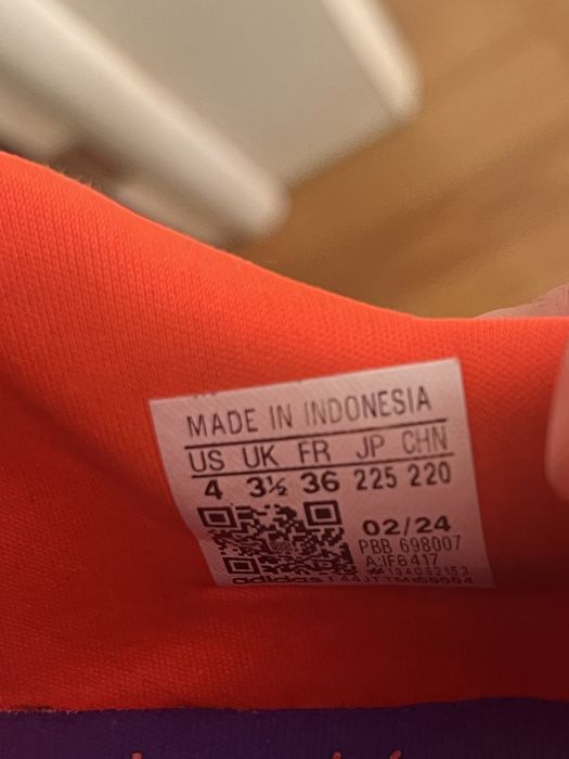 Продам кроссовку