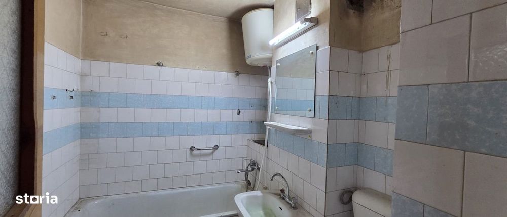 Apartamen cu 3 camere situat in Centrul Nou, decomandat, etaj 2/4!