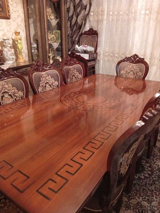 Stol va stullar sotiladi