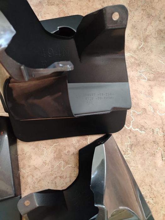 Брызговики на Прадо 120