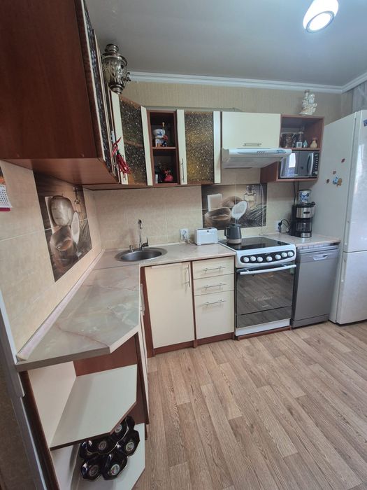 Продается кухонный гарнитур