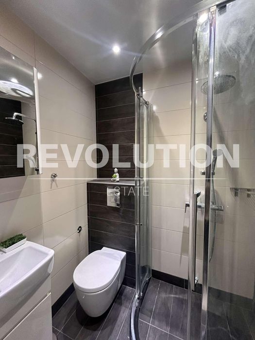 Дава се под наем Едностаен апартамент в Варна, Бриз - 44 кв.м за 400 € - Снимка #2