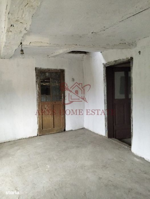 Casa spatioasa | 1500 mp teren - Ticvaniu Mare CS