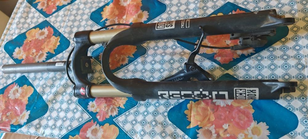 Вилка Rockshox Recon