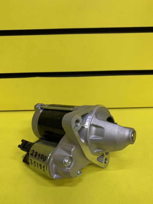 Стартер Toyota Hillux 2.7 двигатель 2TR 2005-