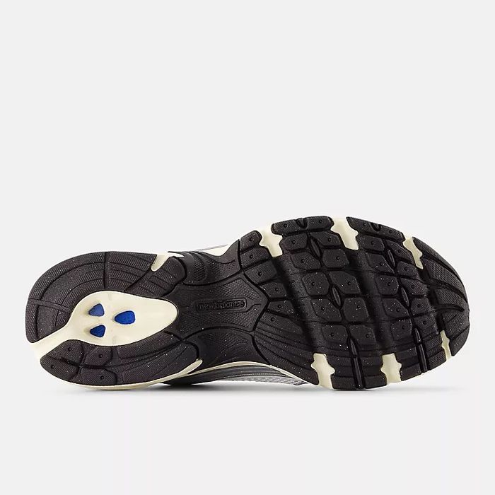 Новые New Balance 530