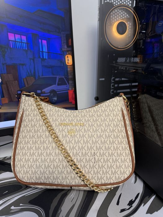 Луксозни Michael Kors чанти – премиум модел с монограм