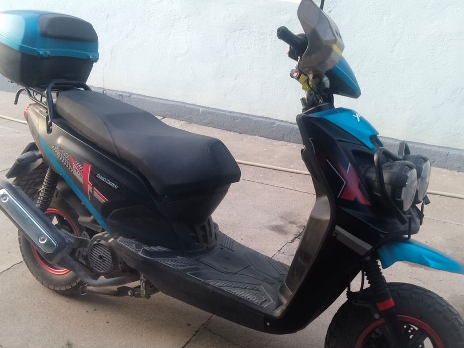 Продам  срочно мопед YAQI
