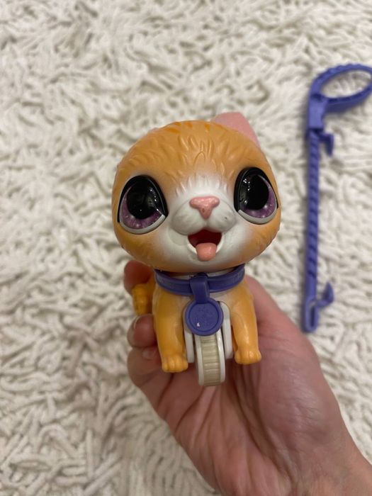 Игрушка фирменная для маленьких деток.