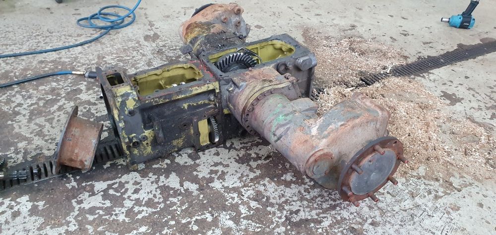 Dezmembrez tractor Fendt 312 piese