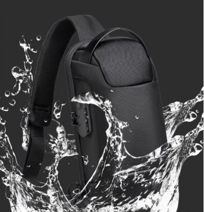 Мъжка чанта за през рамо с USB