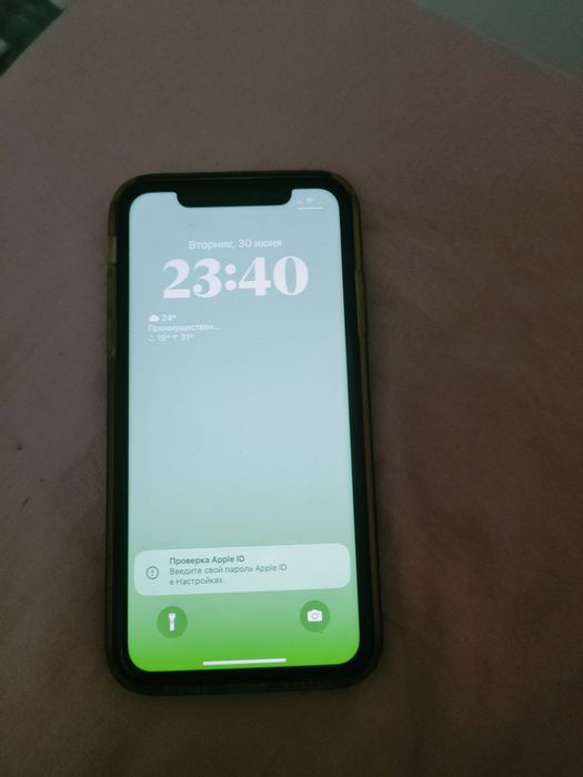 Продам iPhone 11