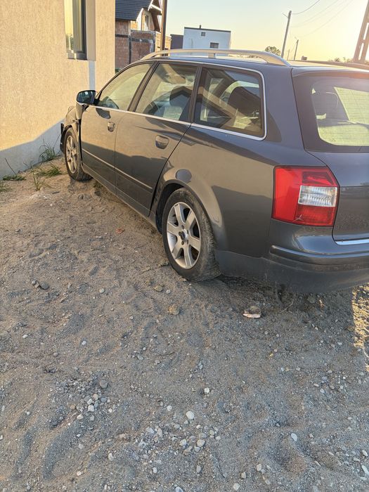 AUDI A4 2004 — imagine 2