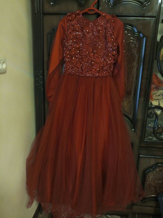 Vechirni koʻylag yangi 1 marta kiyilgan