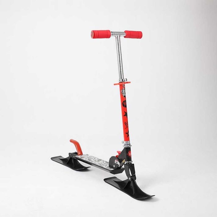 Детска тротинетка за пързаляне по сняг и каране по асфалт.